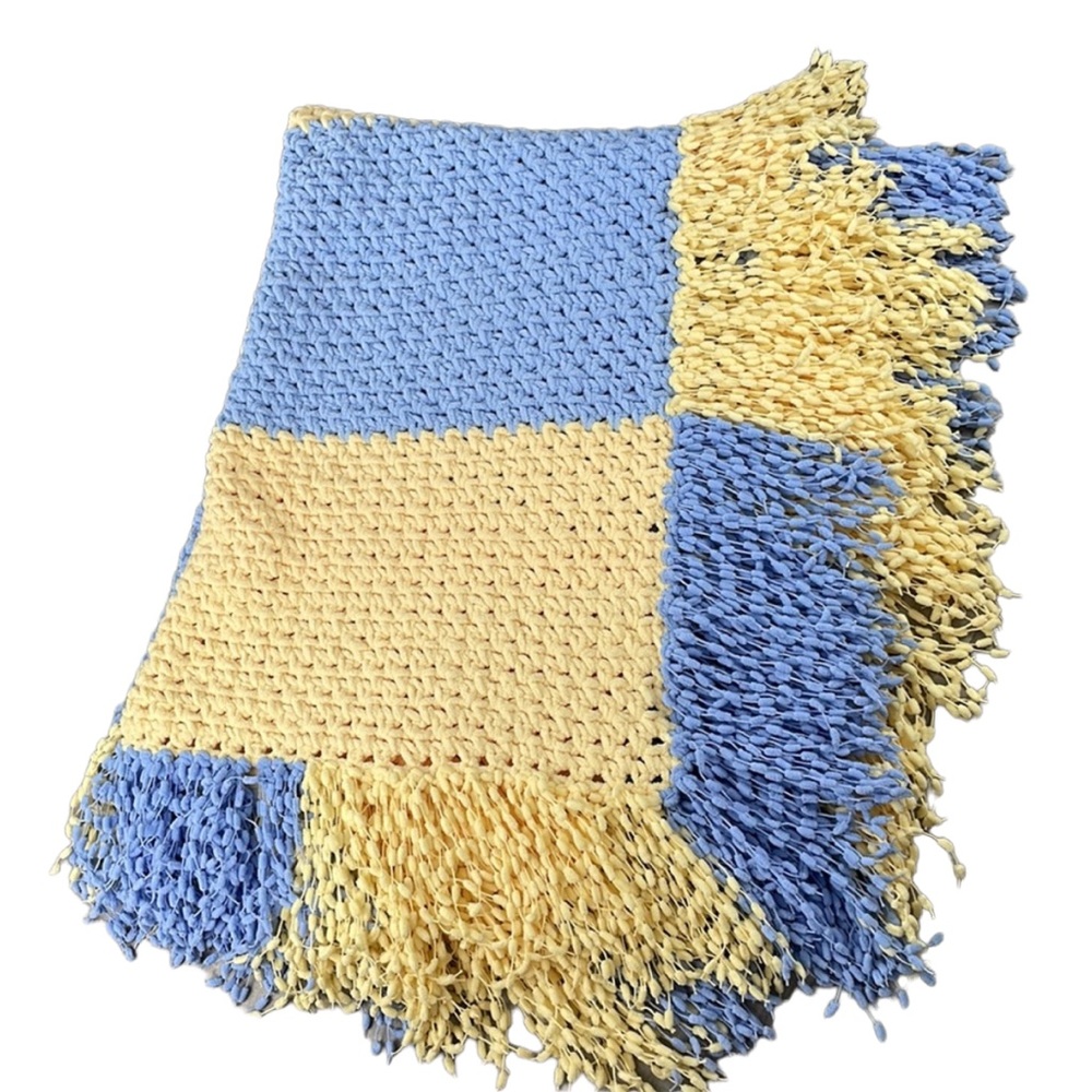 Handmade chunky knitted, fringe blanket/throw. Soft yellow, blue 35”x50” - Picture 2 of 13